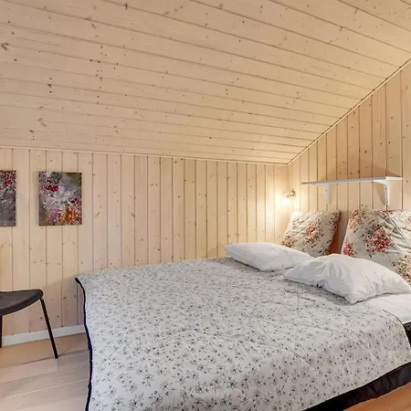 Thora - 800m From The Sea By Interhome *